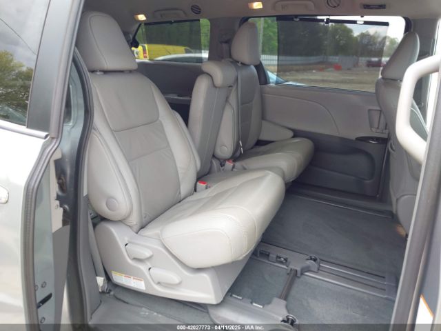 5TDYZ3DC0HS845616 Toyota Sienna Xle 8 Passenger
