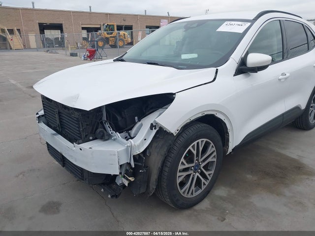 1FMCU9H69LUB11816 Ford ESCAPE SEL