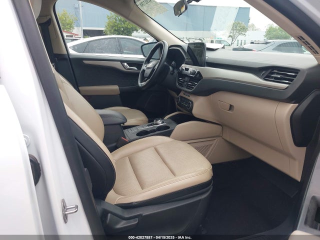 1FMCU9H69LUB11816 Ford ESCAPE SEL