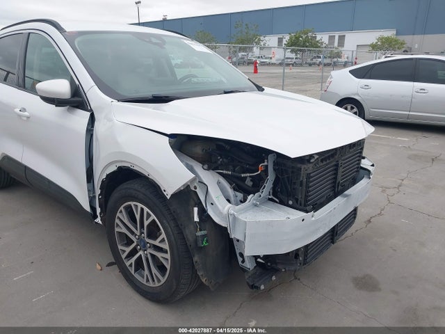 1FMCU9H69LUB11816 Ford ESCAPE SEL