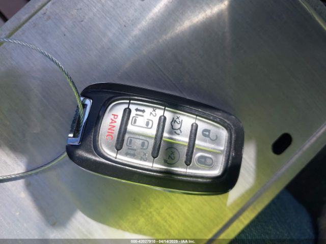 2C4RC1BG1JR142797 Chrysler Pacifica Touring L