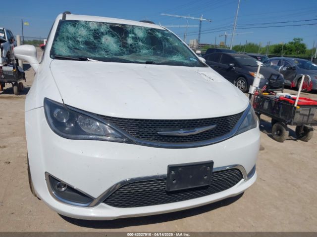 2C4RC1BG1JR142797 Chrysler Pacifica Touring L