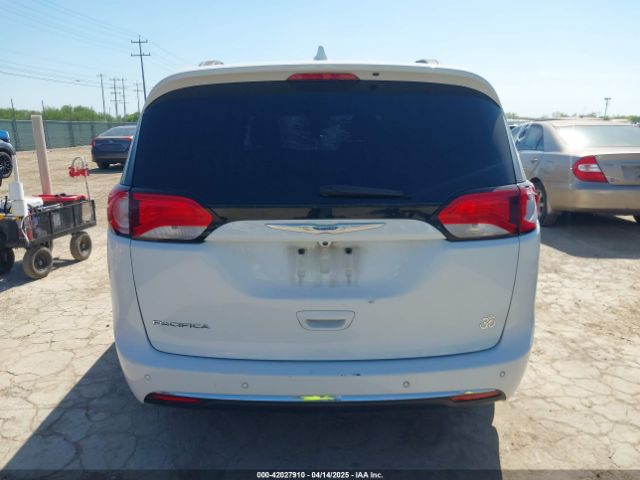 2C4RC1BG1JR142797 Chrysler Pacifica Touring L