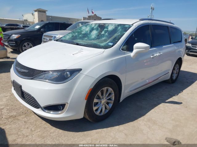 2C4RC1BG1JR142797 Chrysler Pacifica Touring L