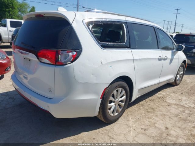 2C4RC1BG1JR142797 Chrysler Pacifica Touring L