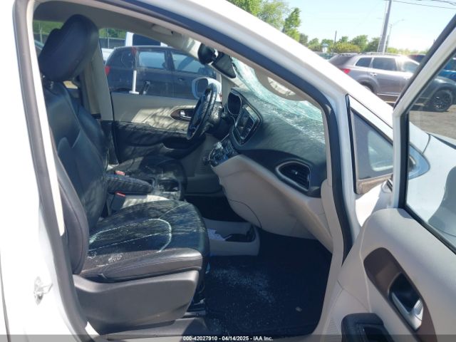 2C4RC1BG1JR142797 Chrysler Pacifica Touring L