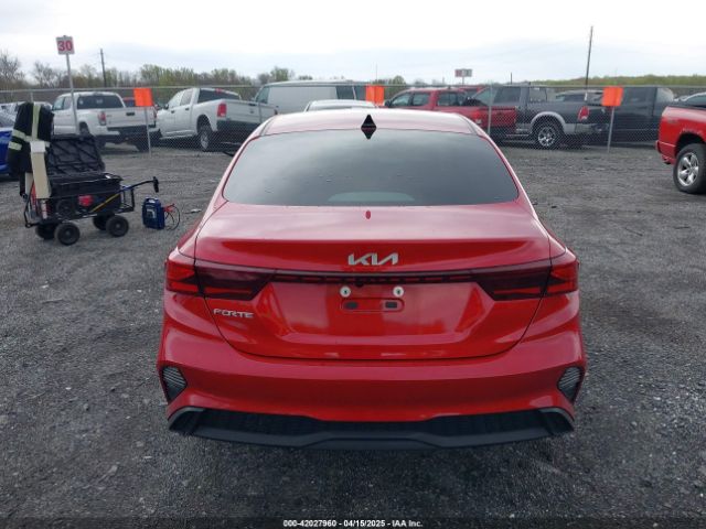 3KPF24AD3NE437454 KIA Forte Lxs