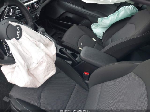 3KPF24AD3NE437454 KIA Forte Lxs