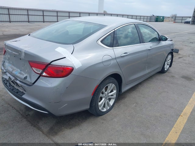 Chrysler 200 Limited 2015 1C3CCCAB8FN574495 Image 4