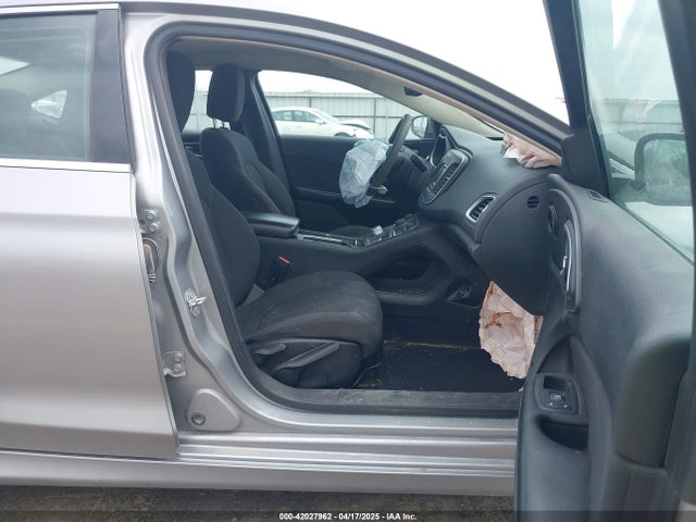 Chrysler 200 Limited 2015 1C3CCCAB8FN574495 Image 5