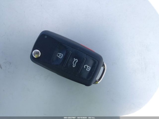 1VWBT7A3XHC015940 Volkswagen Passat 1.8t Se