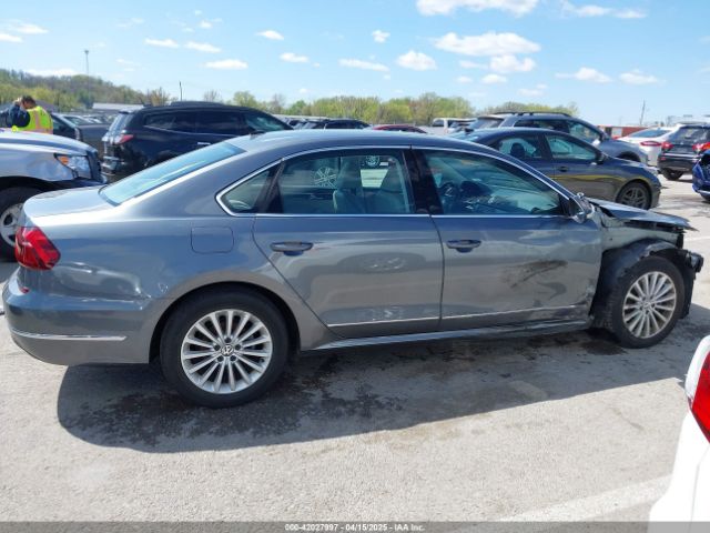 1VWBT7A3XHC015940 Volkswagen Passat 1.8t Se