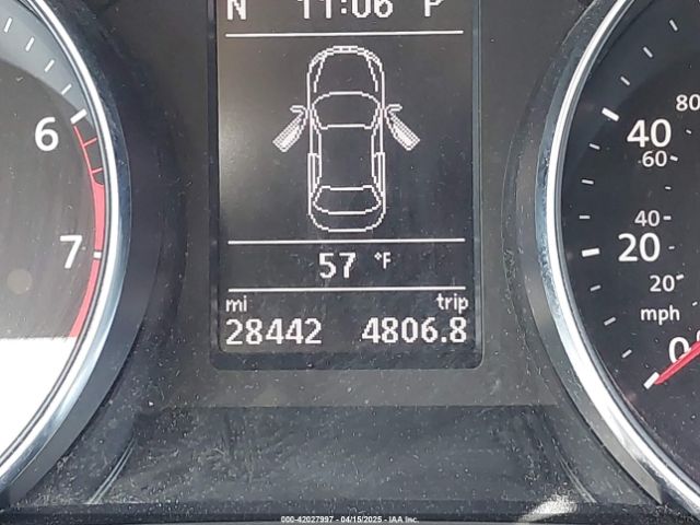 1VWBT7A3XHC015940 Volkswagen Passat 1.8t Se