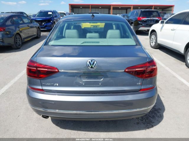 1VWBT7A3XHC015940 Volkswagen Passat 1.8t Se