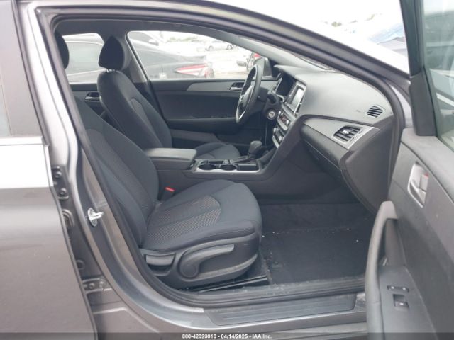 5NPE24AF9JH688952 Hyundai SONATA SE