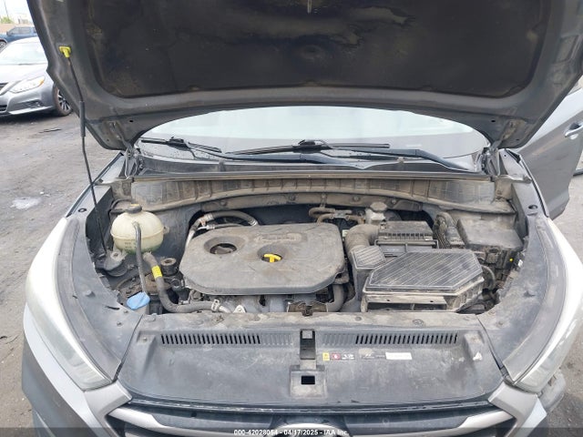 KM8J33A48JU682789 Hyundai TUCSON SEL