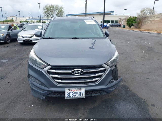 KM8J33A48JU682789 Hyundai TUCSON SEL