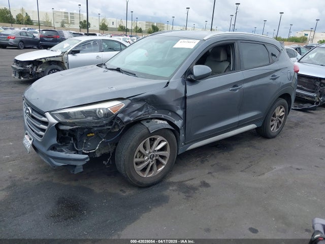 KM8J33A48JU682789 Hyundai TUCSON SEL