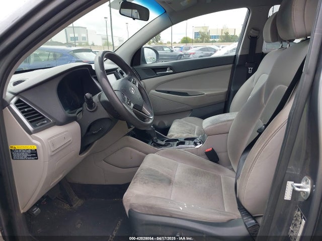 KM8J33A48JU682789 Hyundai TUCSON SEL