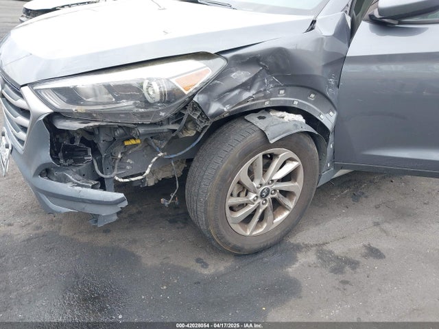 KM8J33A48JU682789 Hyundai TUCSON SEL