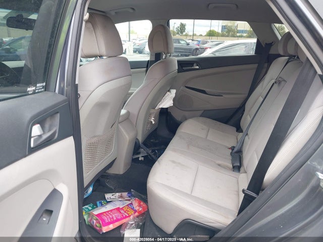 KM8J33A48JU682789 Hyundai TUCSON SEL