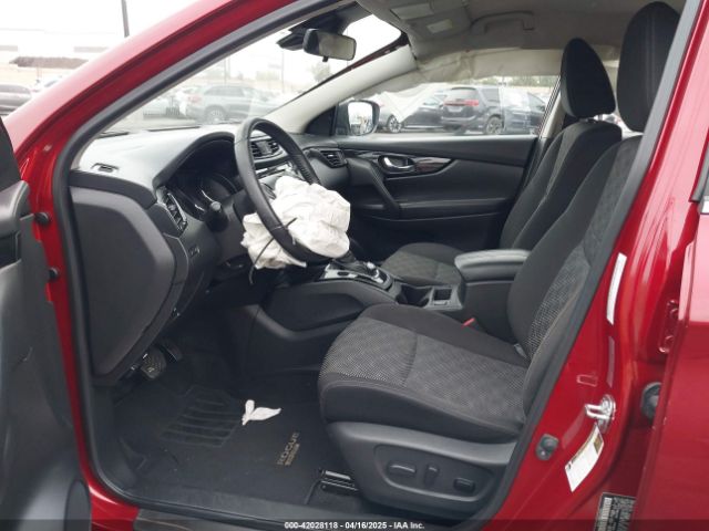 JN1BJ1CP0KW217135 Nissan Rogue Sport Sv