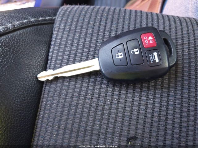 2T1BURHE2FC312143 Toyota Corolla S Plus