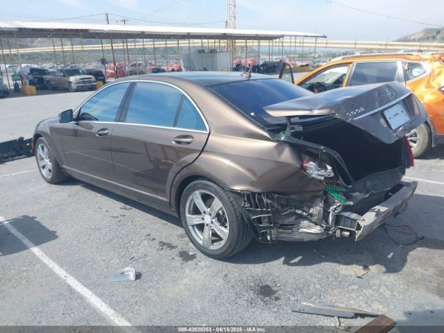 2010 MERCEDES-BENZ S 550 WDDNG7BB2AA348036 Photo 2