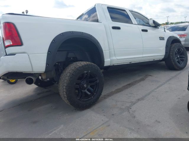 1C6RR6KG9JS299835 RAM 1500 Express  4x2 5'7 Box