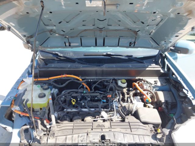 3FTTW8E38NRA74240 Ford Maverick Lariat