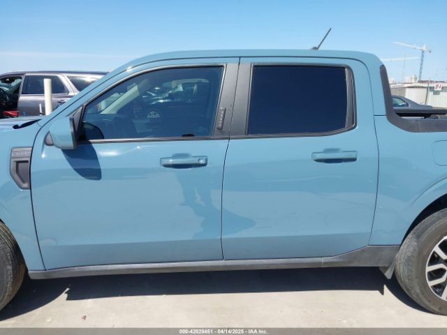 3FTTW8E38NRA74240 Ford Maverick Lariat
