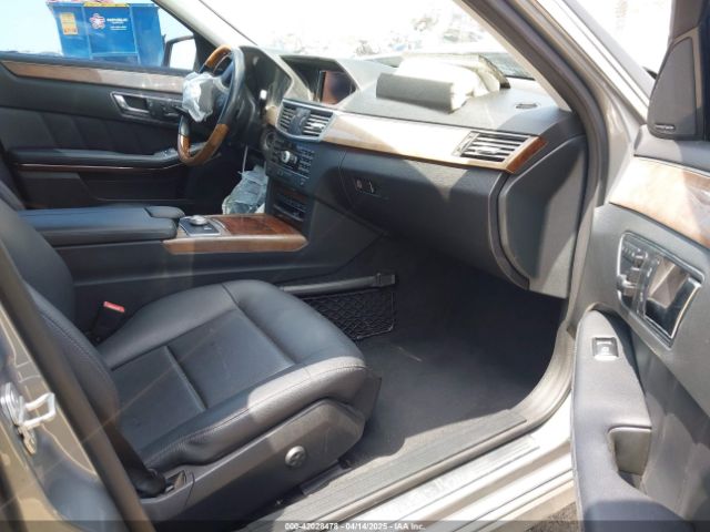 2011 MERCEDES-BENZ E 350 WDDHF5GB0BA356120 Photo 4