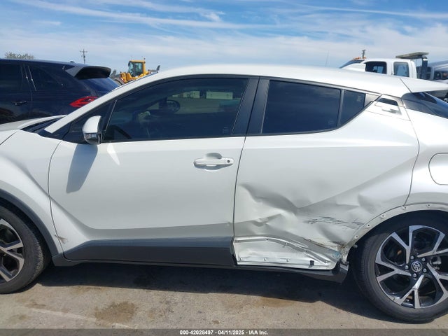 JTNKHMBX6M1096621 Toyota C-HR XLE