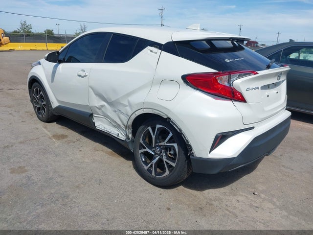 JTNKHMBX6M1096621 Toyota C-HR XLE