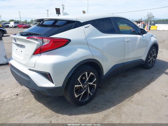 JTNKHMBX6M1096621 Toyota C-HR XLE