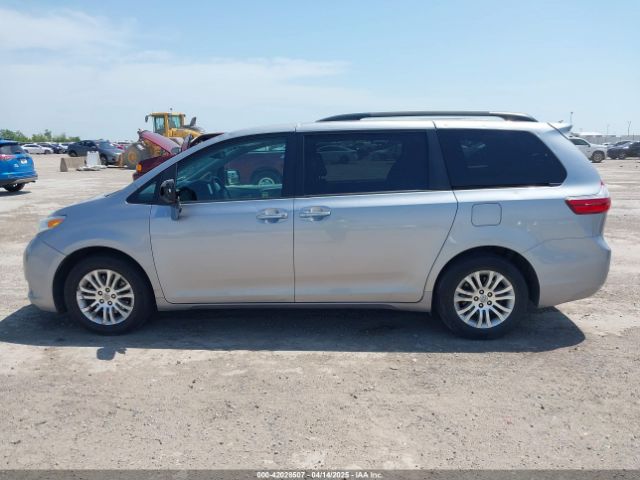 5TDYZ3DC6HS877339 Toyota Sienna Xle Premium 8 Passenger