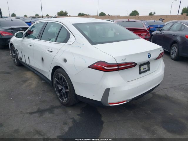 WBY33FK03RCR99079 BMW I5 Edrive40