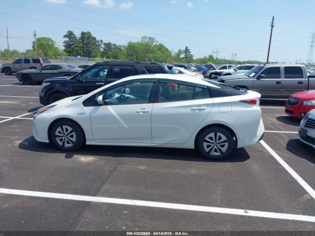 JTDKARFU7H3054054 Toyota Prius Four