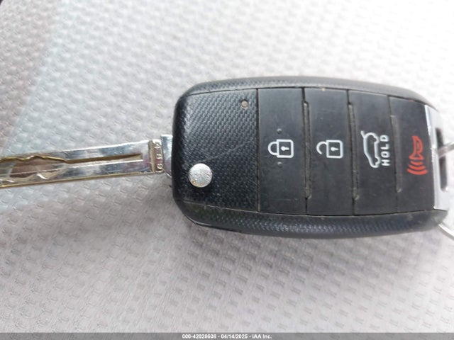 5XYKTCA69EG529825 KIA SORENTO LX