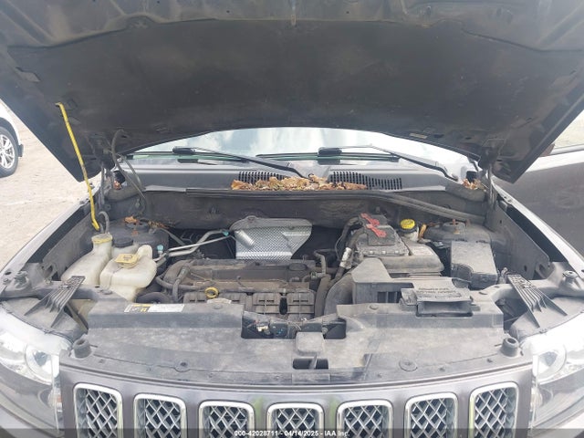 1C4NJCEA6HD206885 Jeep Compass Latitude Fwd