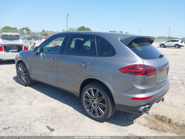 2018 PORSCHE CAYENNE WP1AB2A21JLA60264 Photo 2