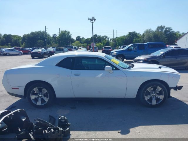 2C3CDZAG4FH739754 Dodge Challenger Sxt