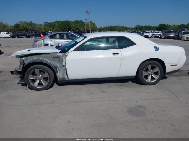 2C3CDZAG4FH739754 Dodge Challenger Sxt