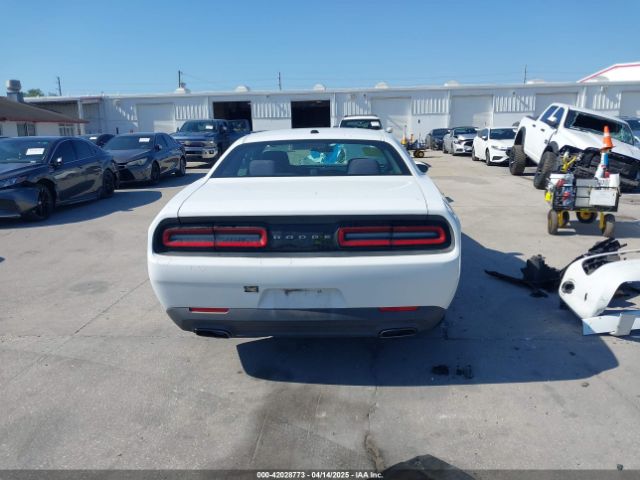2C3CDZAG4FH739754 Dodge Challenger Sxt