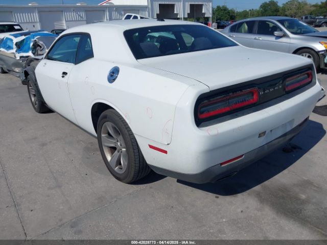 2C3CDZAG4FH739754 Dodge Challenger Sxt