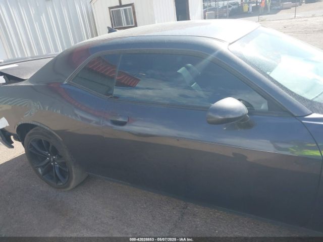 2C3CDZAG4JH263112 Dodge Challenger Sxt Plus