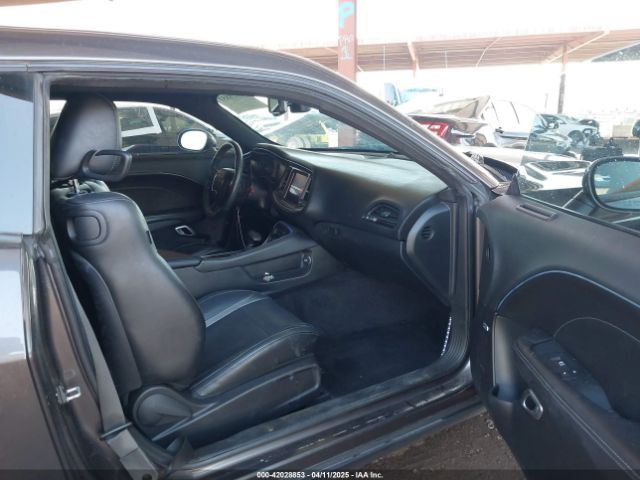 2C3CDZAG4JH263112 Dodge Challenger Sxt Plus