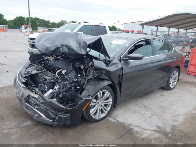 Chrysler 200 Limited 2015 1C3CCCAG2FN757483 Image 2