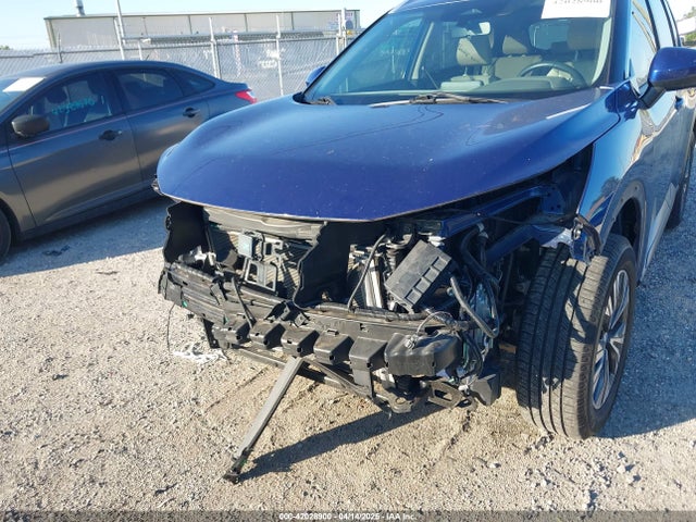JN8AT3BA4MW019502 Nissan Rogue Sv Fwd
