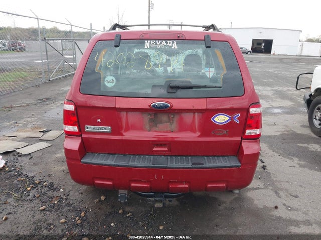 42028944 :رقم المزاد ، 1FMCU0C72AKD31173 vin ، 2010 Ford Escape Xls مزاد بيع